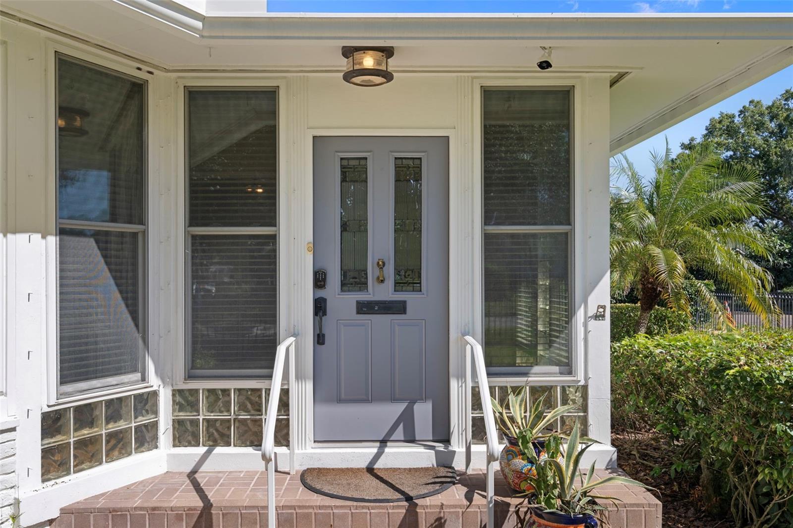 Image 6 of 36 For 105 17th Avenue Ne