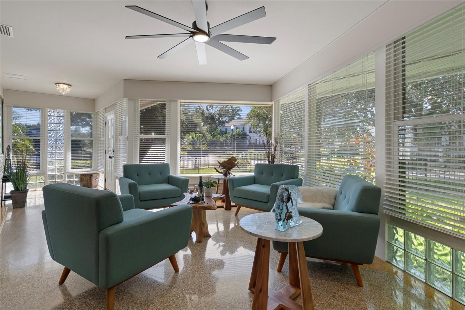 Image 9 of 36 For 105 17th Avenue Ne