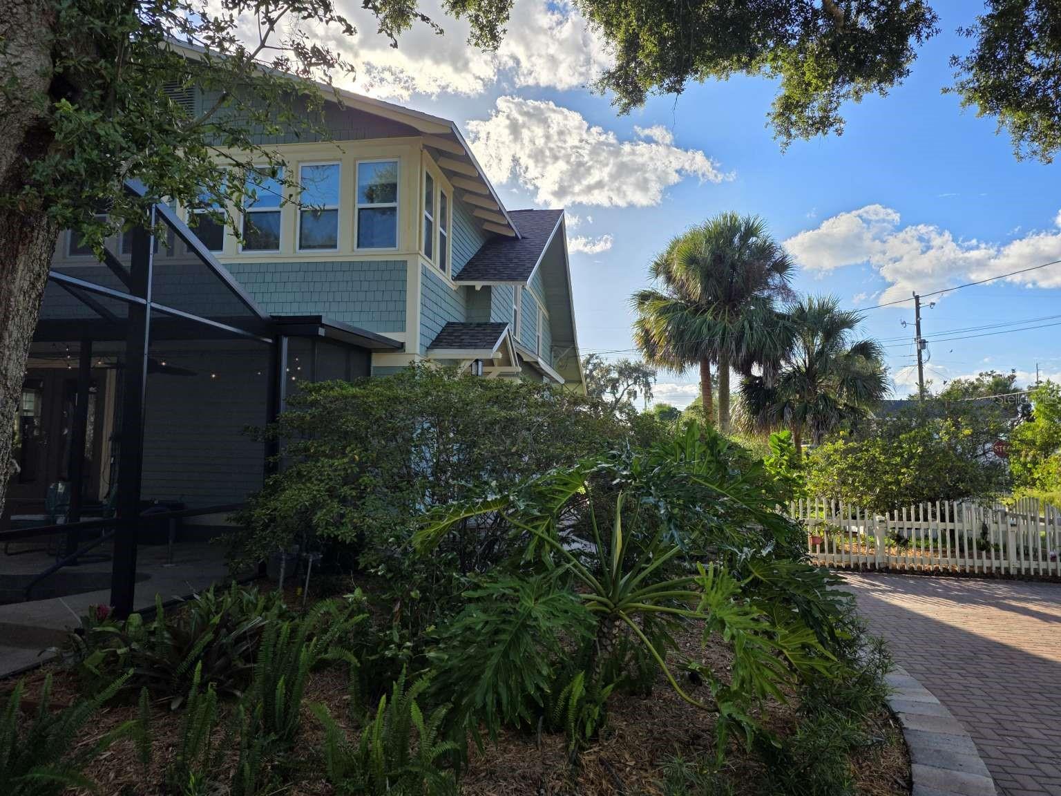 Image 11 of 92 For 1111 Center Street
