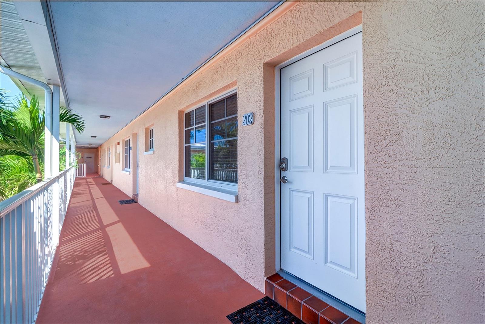 Image 4 of 35 For 19417 Gulf Boulevard A202