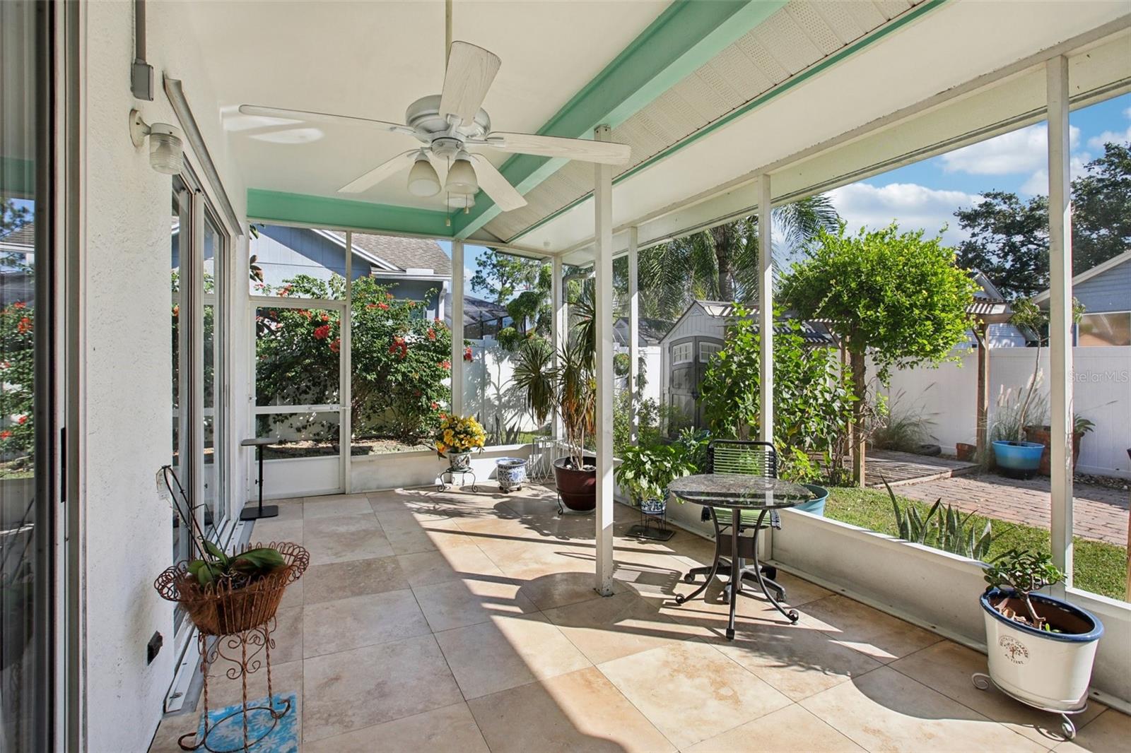 Listing photo id 10 for 1424 Ridge Shore Drive