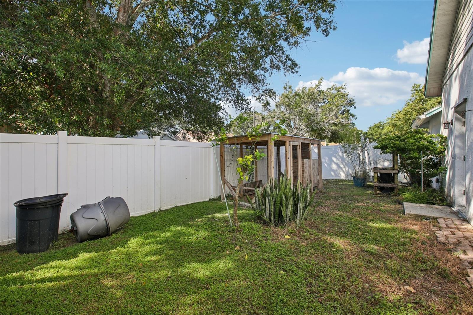 Listing photo id 11 for 1424 Ridge Shore Drive