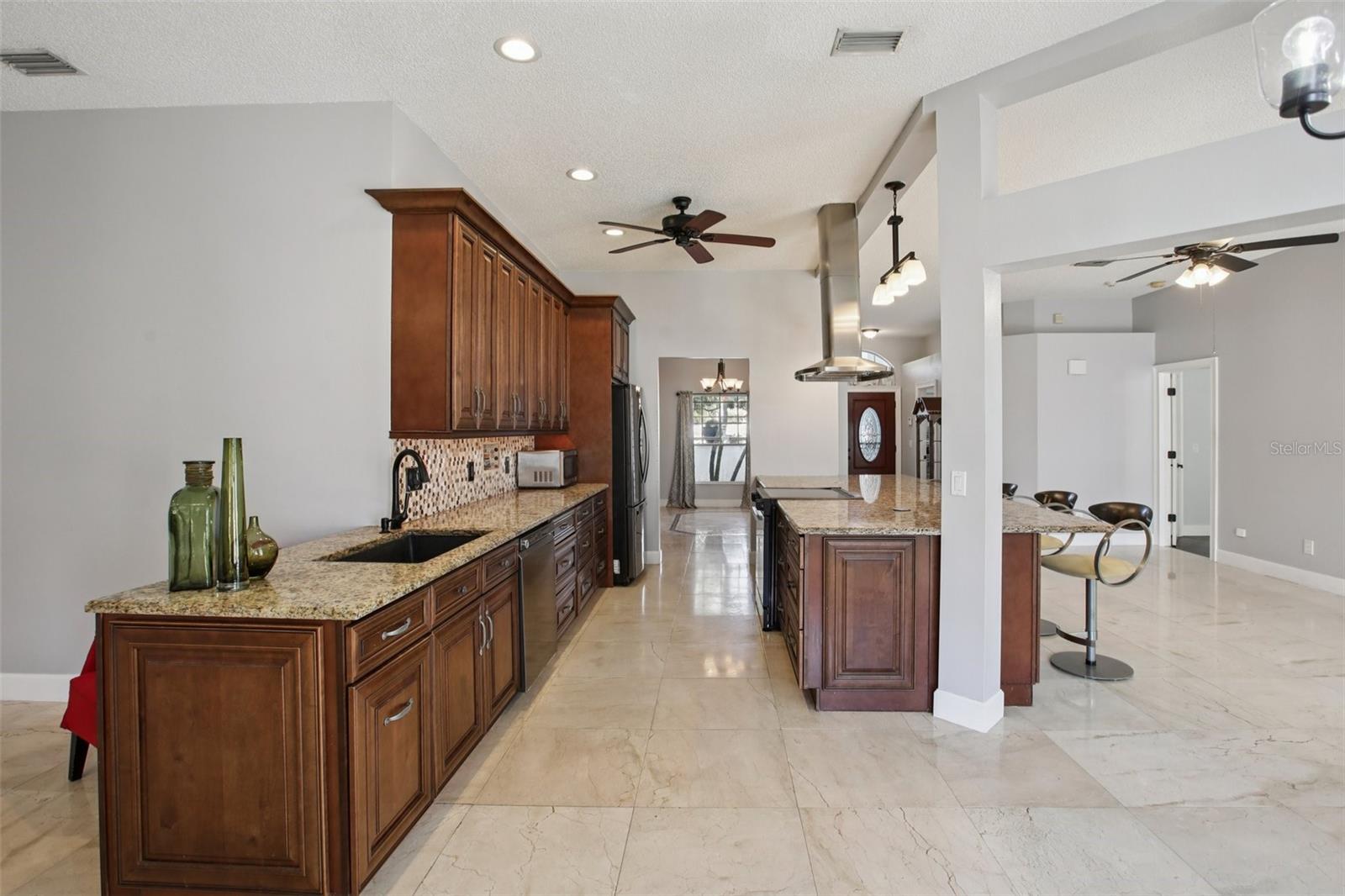 Listing photo id 13 for 1424 Ridge Shore Drive