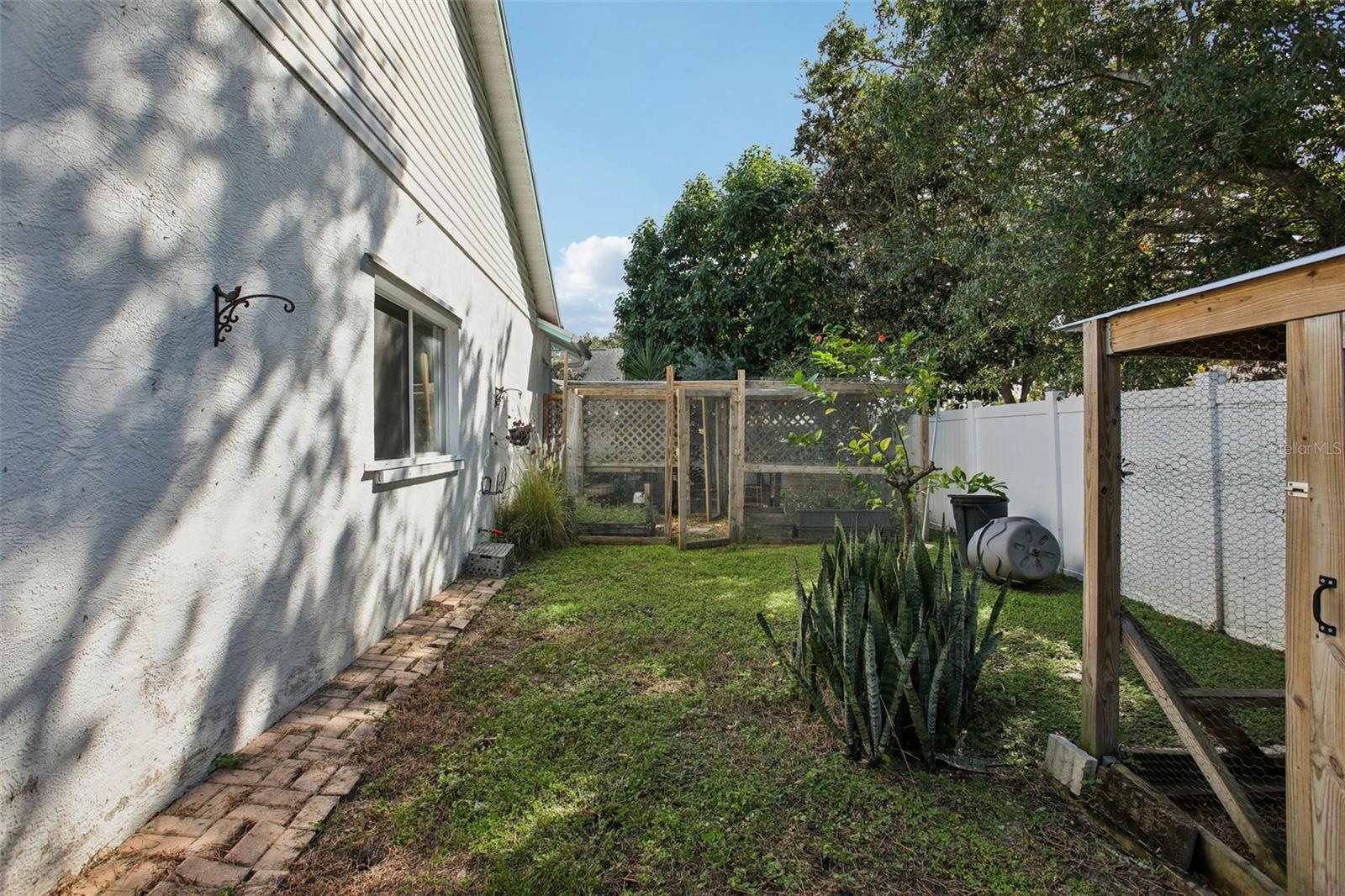 Listing photo id 46 for 1424 Ridge Shore Drive