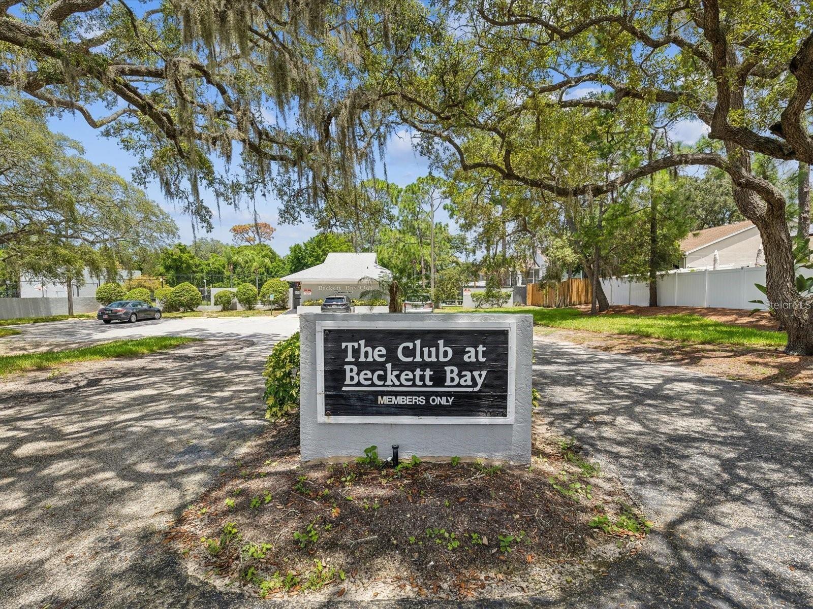 Listing photo id 48 for 1424 Ridge Shore Drive