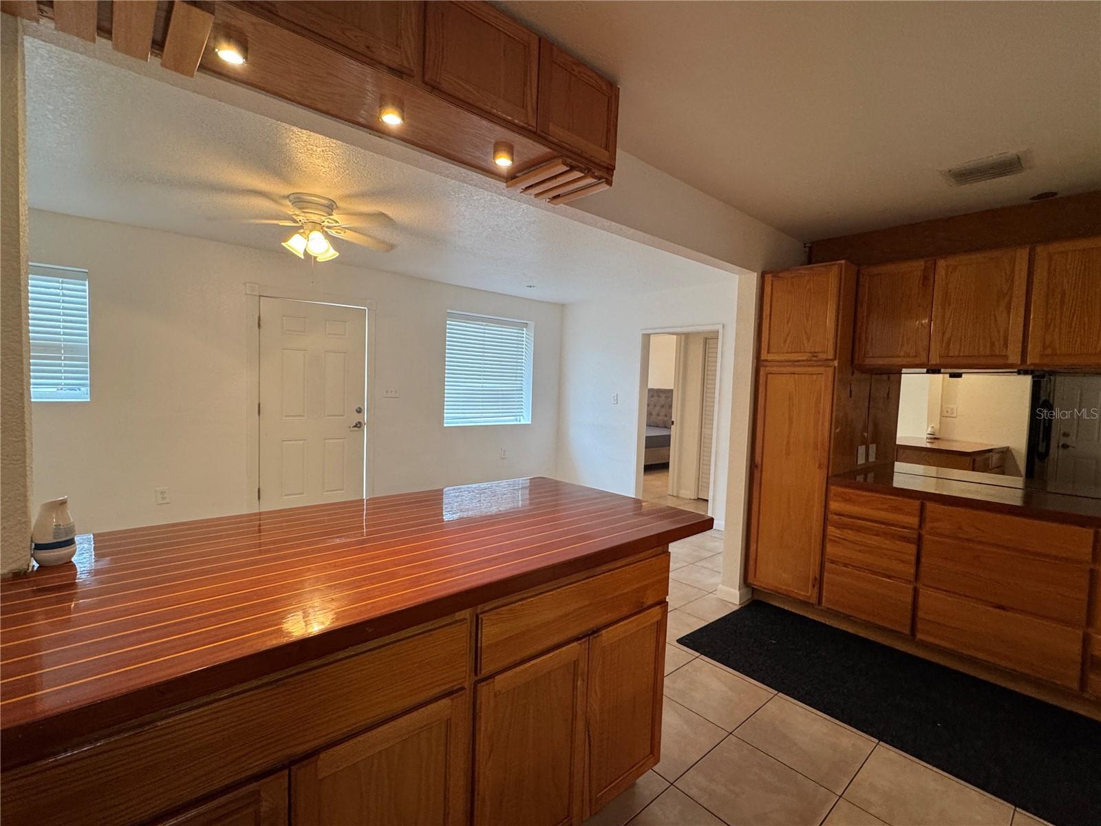 Image 14 of 23 For 1031 Mohawk Street