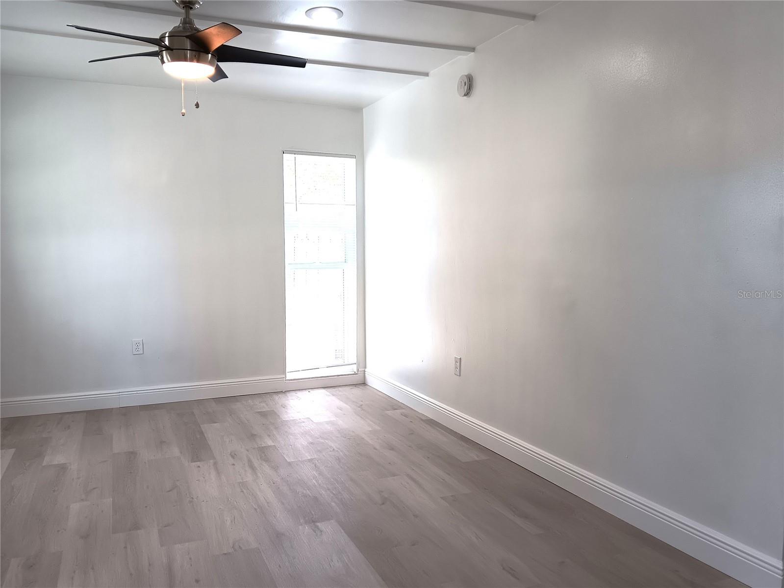 Image 3 of 18 For 885 Beltrees Street 1