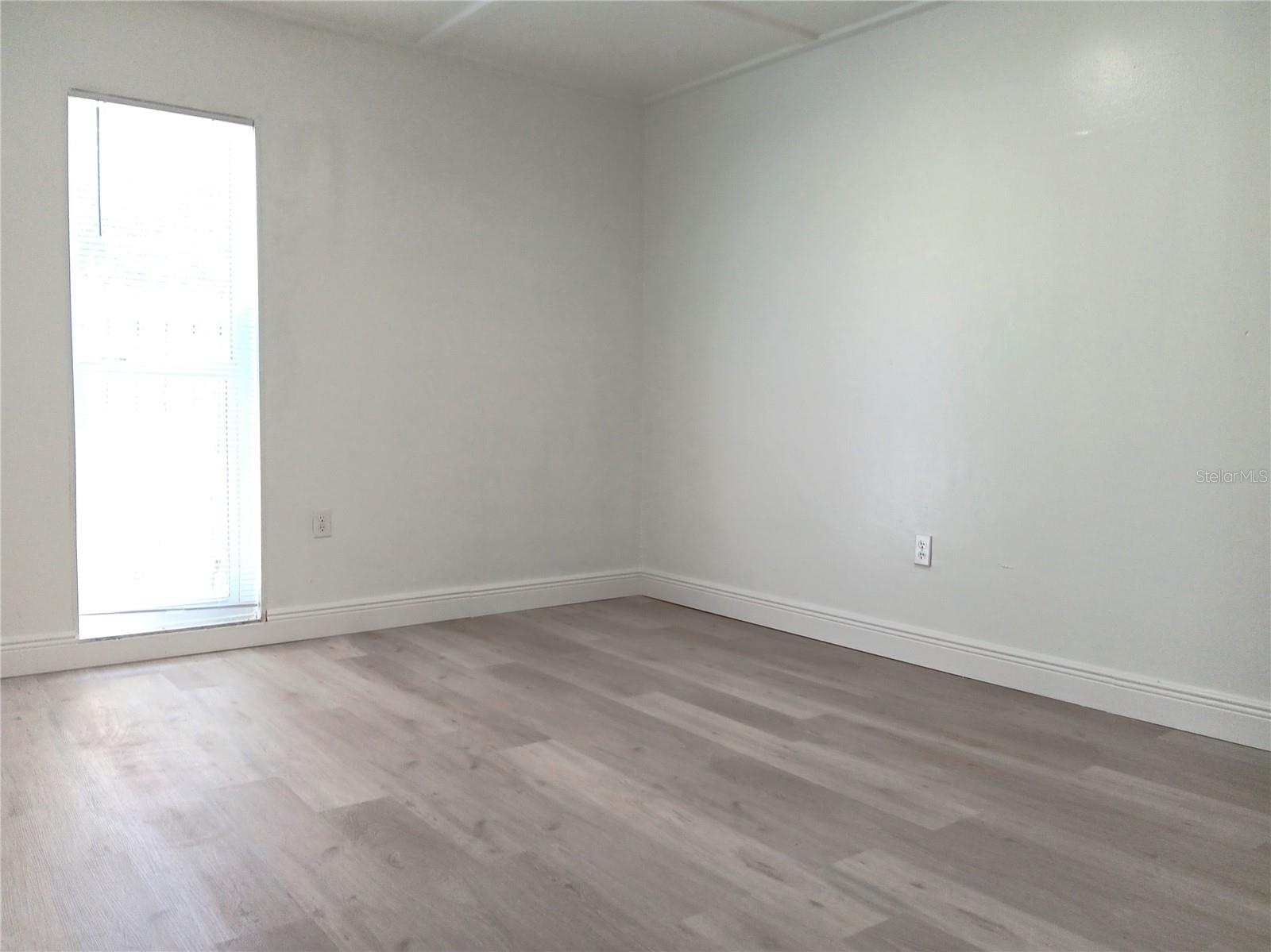 Image 7 of 18 For 885 Beltrees Street 1