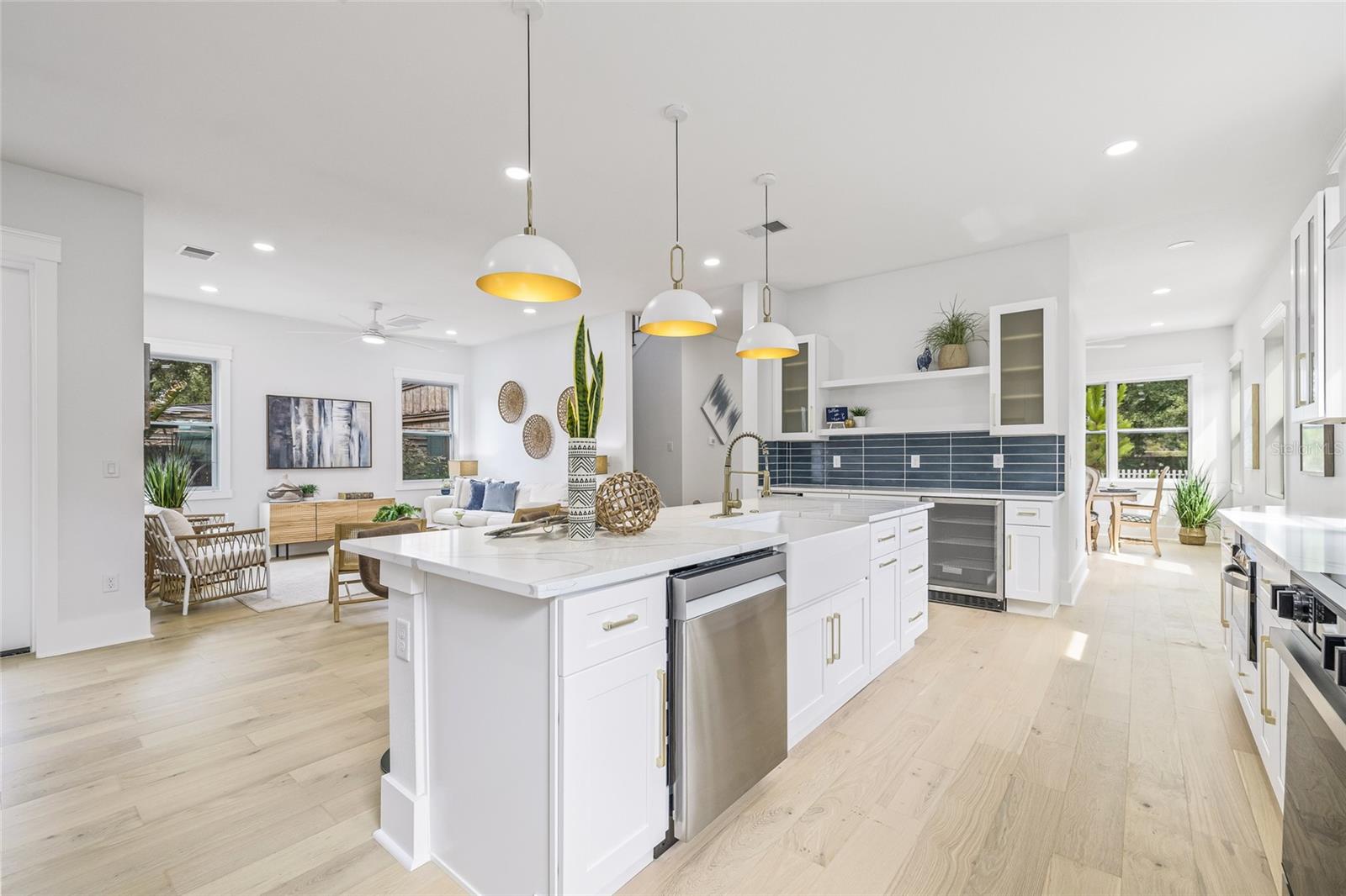 Image 14 of 49 For 726 52nd Avenue N