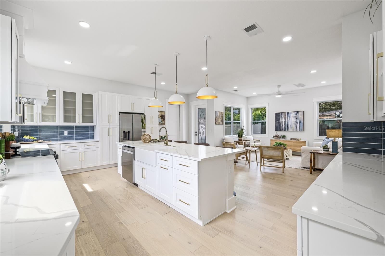 Image 15 of 49 For 726 52nd Avenue N