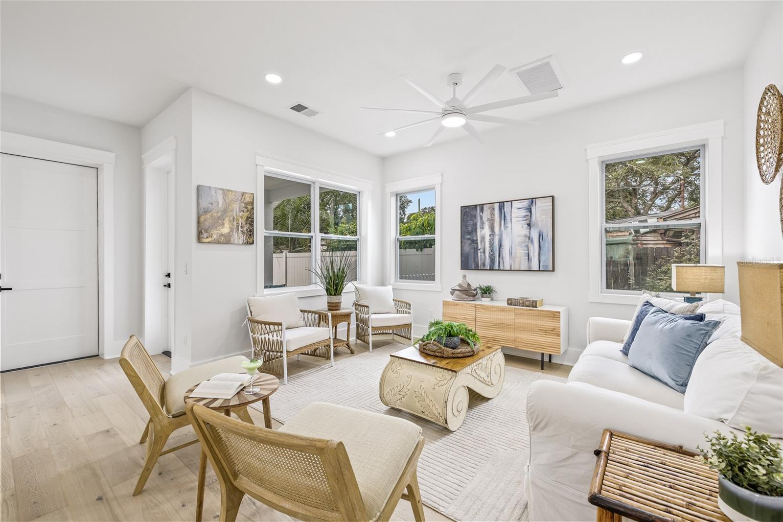 Image 18 of 49 For 726 52nd Avenue N