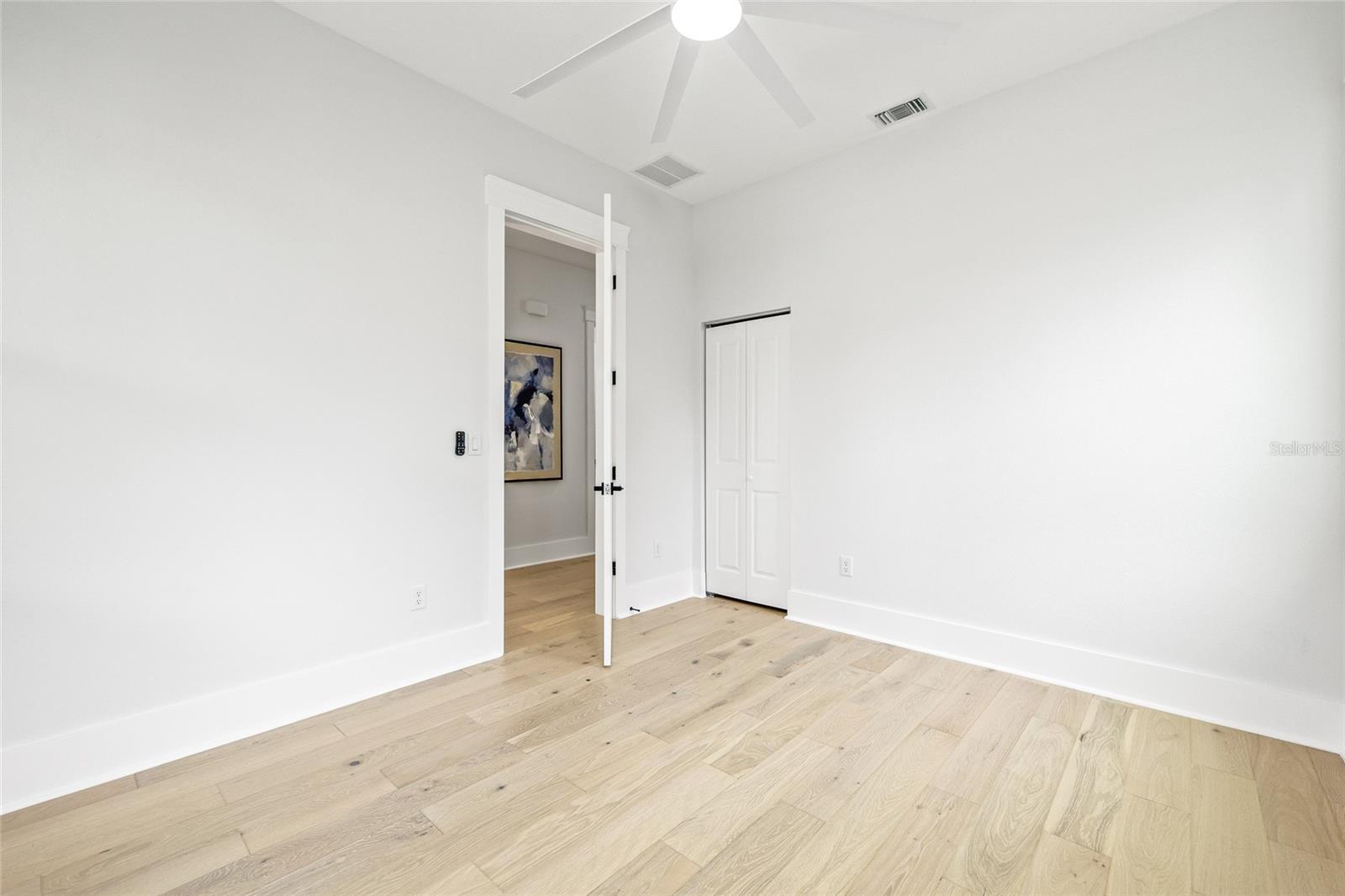 Image 23 of 49 For 726 52nd Avenue N