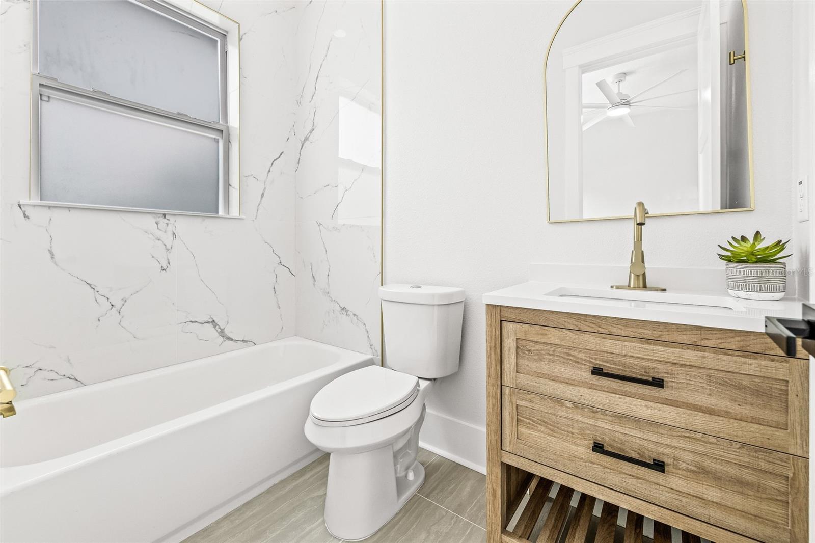 Image 40 of 49 For 726 52nd Avenue N
