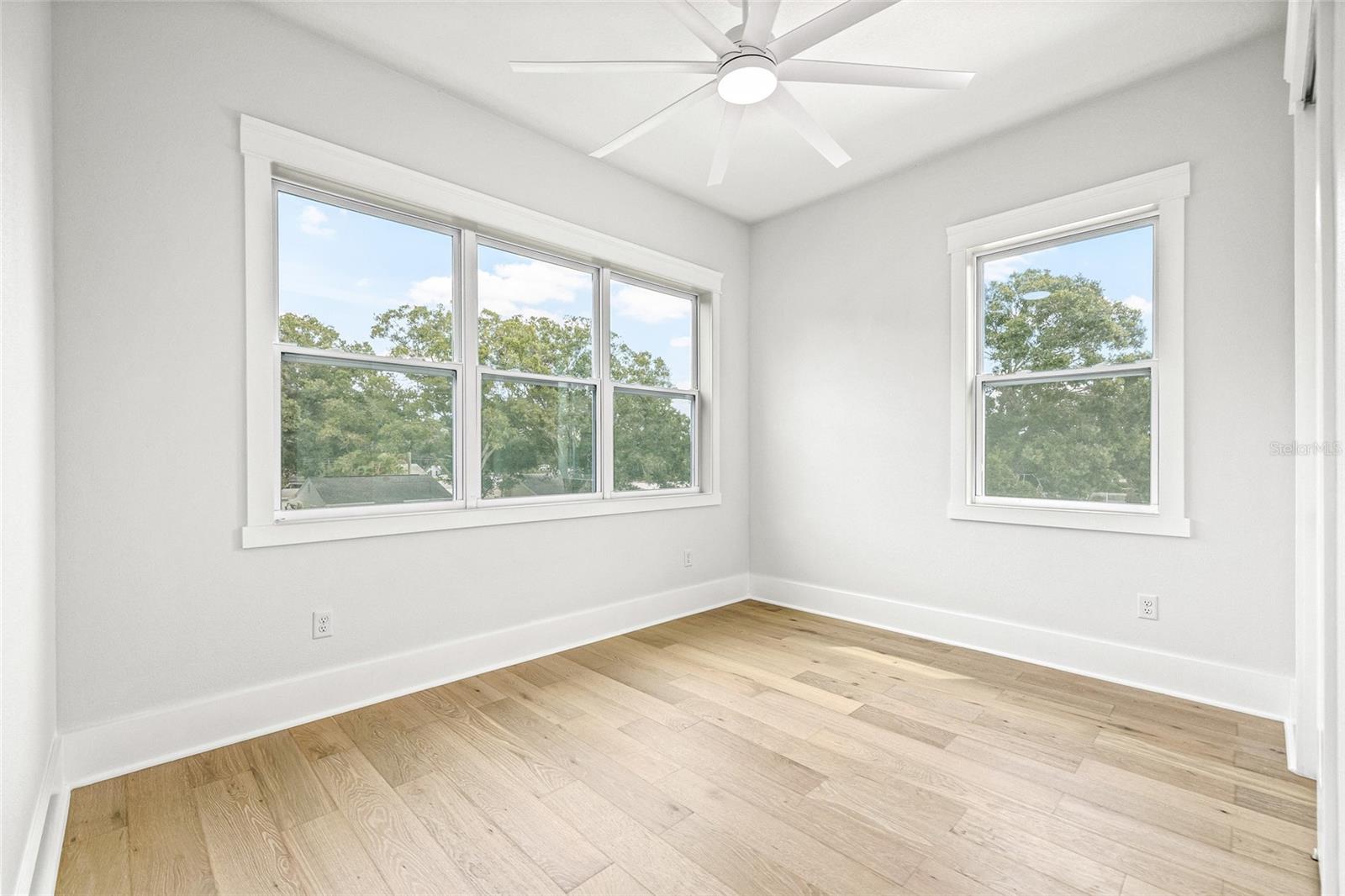 Image 41 of 49 For 726 52nd Avenue N
