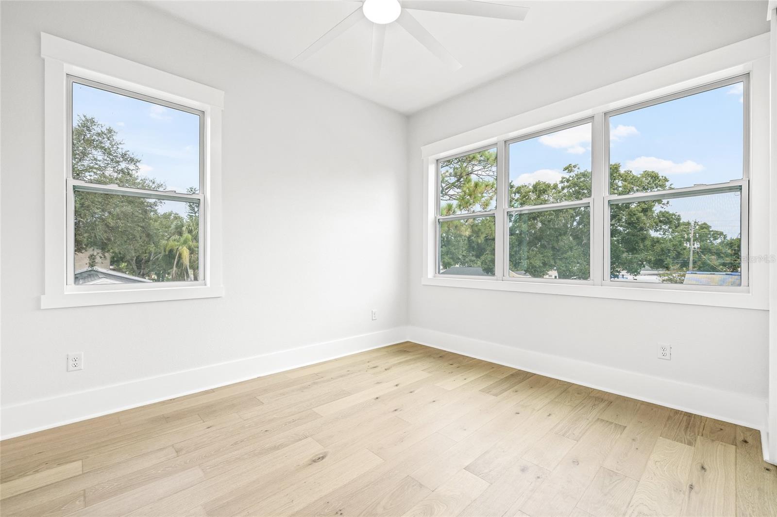 Image 44 of 49 For 726 52nd Avenue N