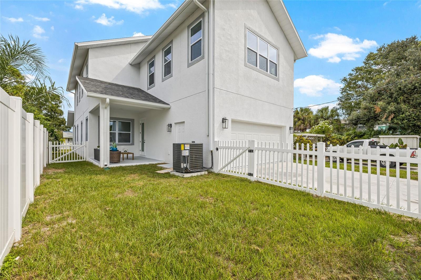 Image 5 of 49 For 726 52nd Avenue N