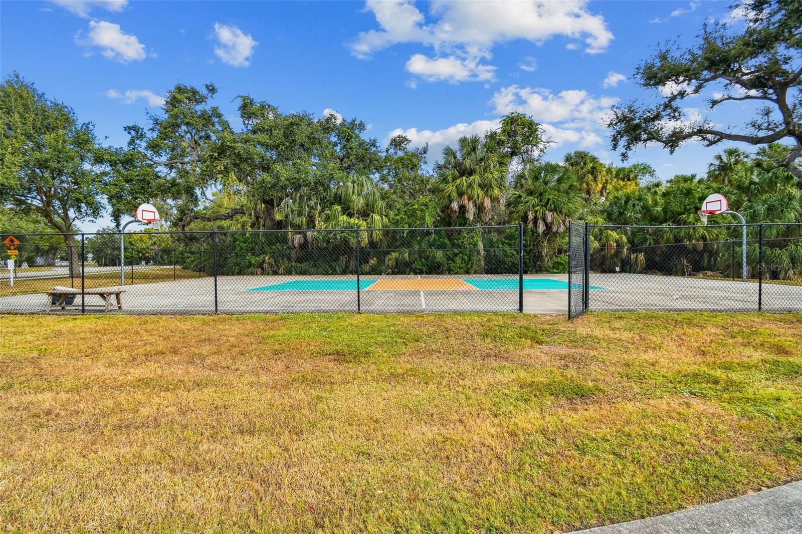 Image 3 of 100 For 8910 52nd Avenue E