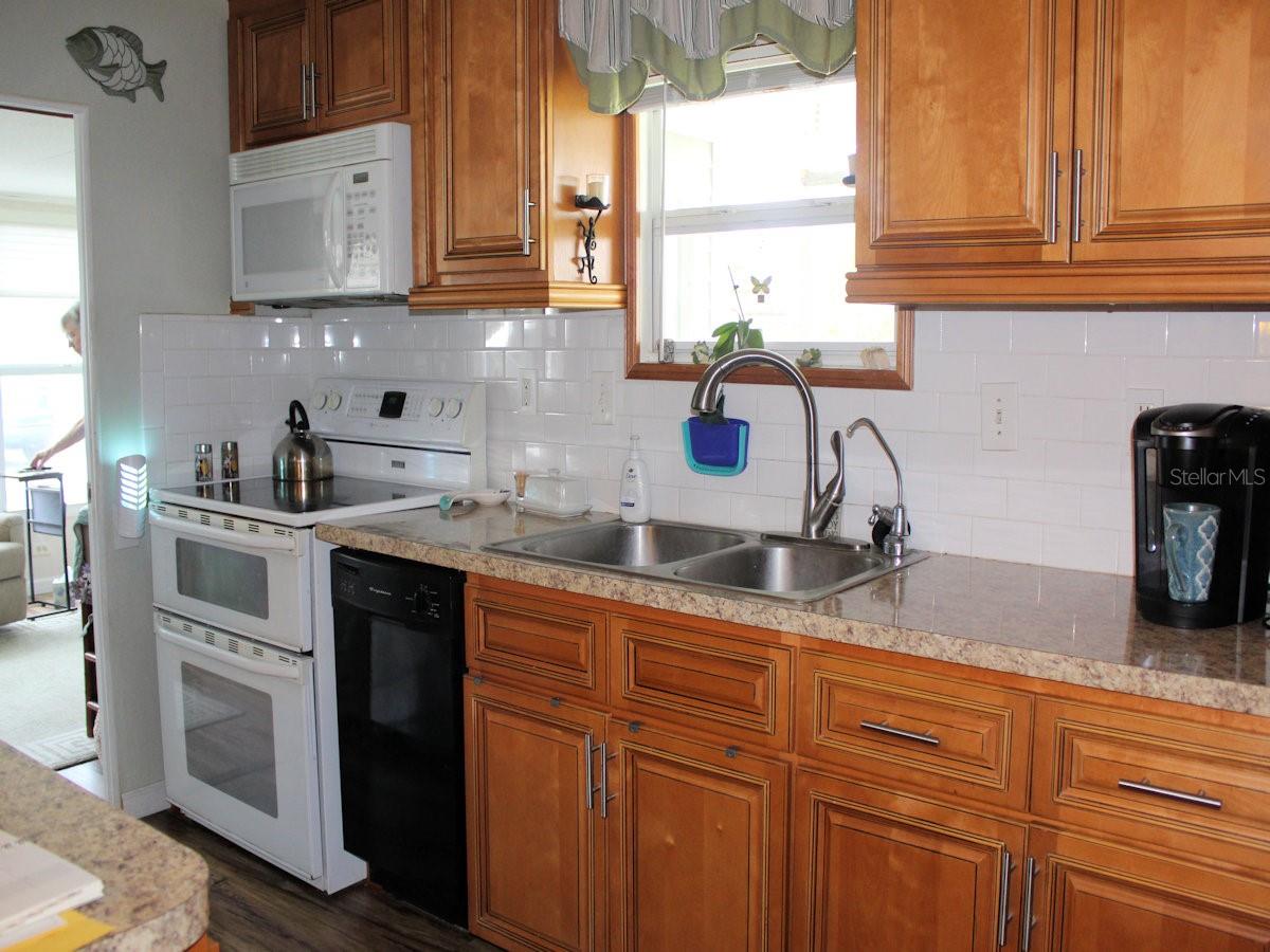 Image 2 of 16 For 69 Thatch Palm Street E