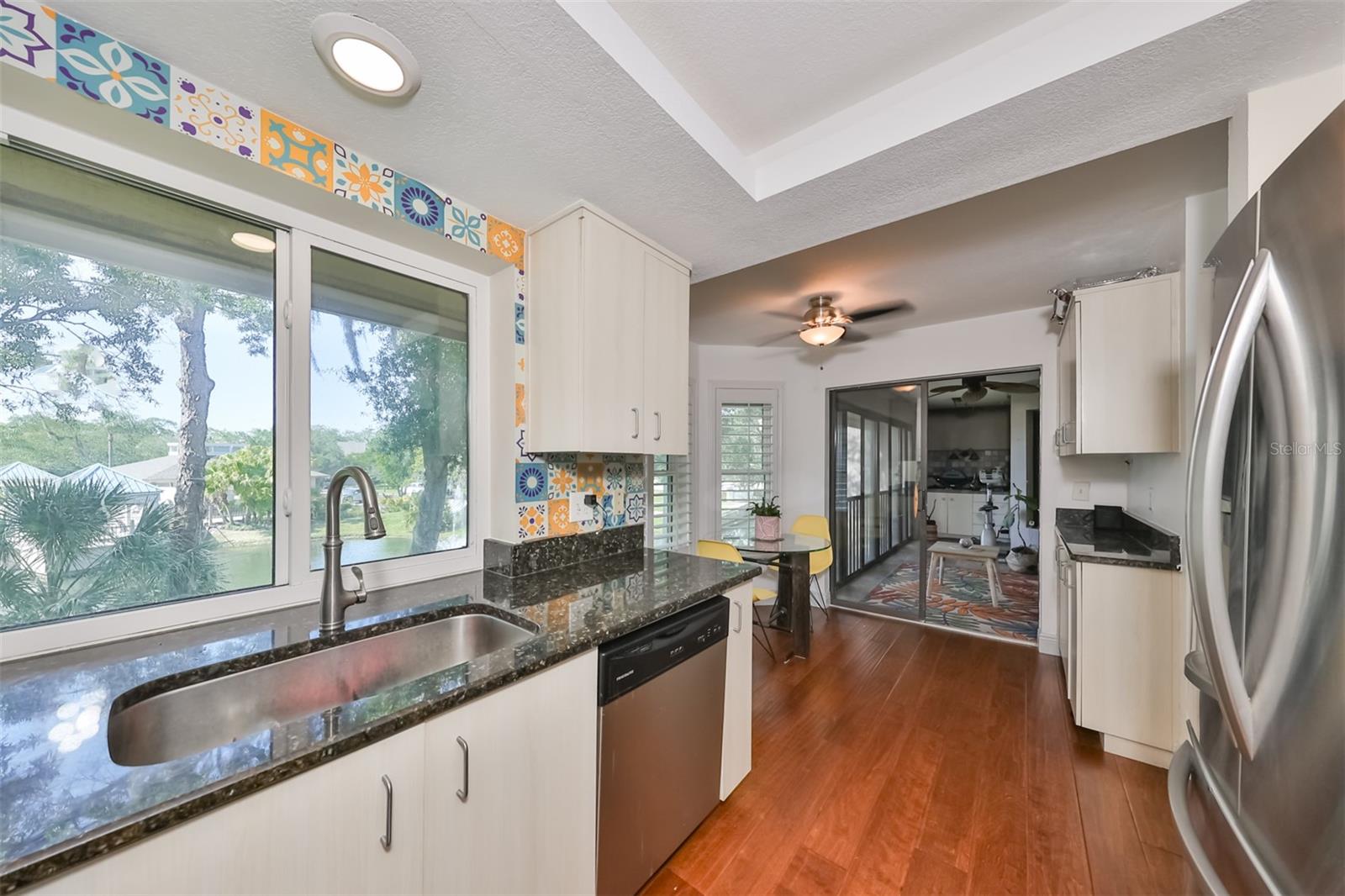 Image 11 of 28 For 3095 Landmark Boulevard 2005