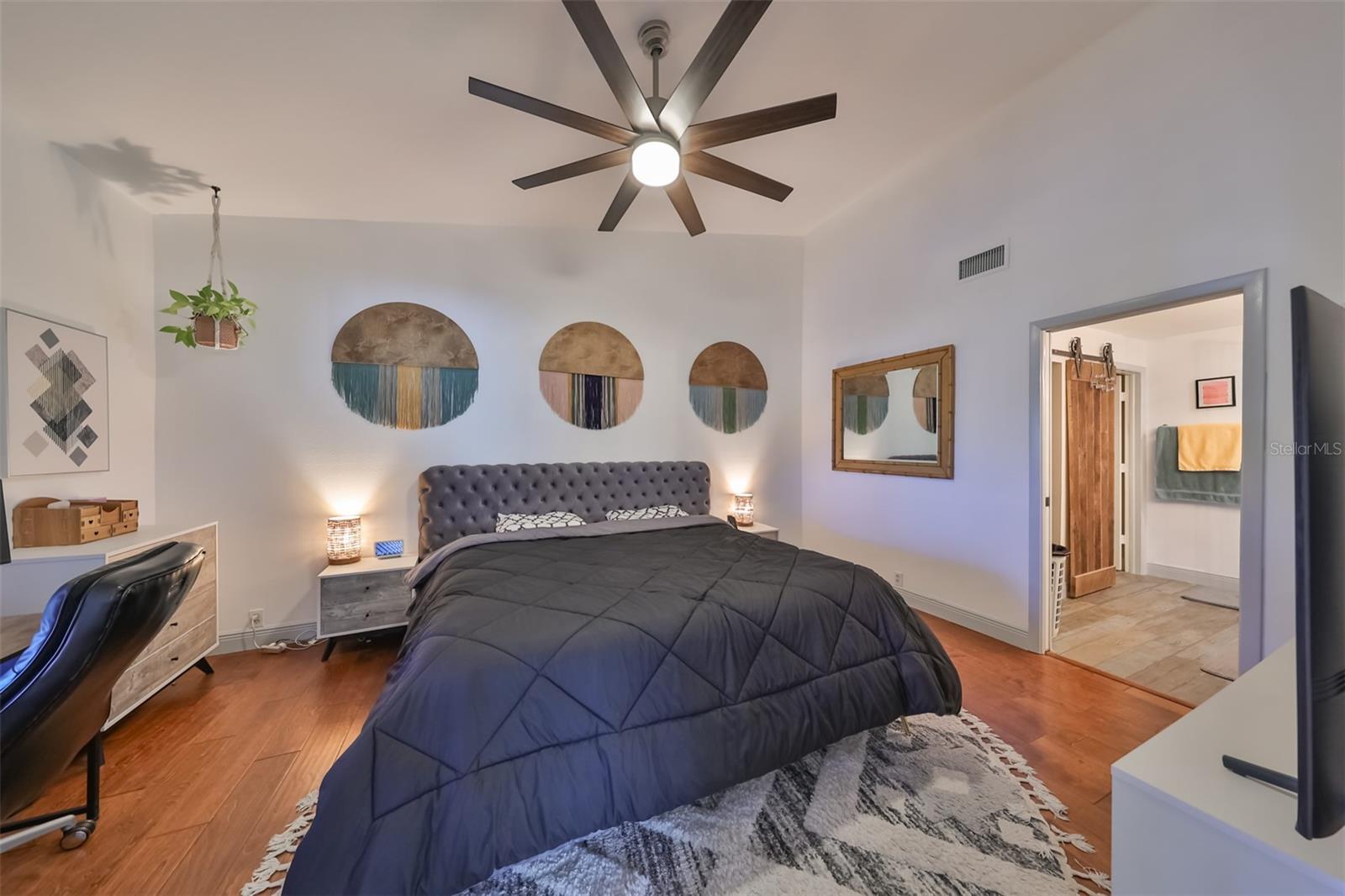 Image 15 of 28 For 3095 Landmark Boulevard 2005