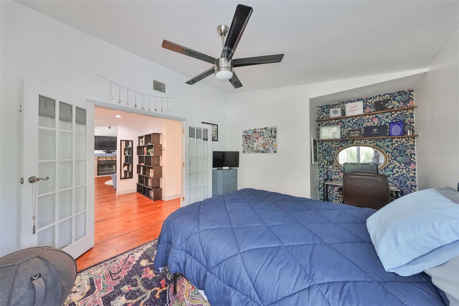 Image 19 of 28 For 3095 Landmark Boulevard 2005