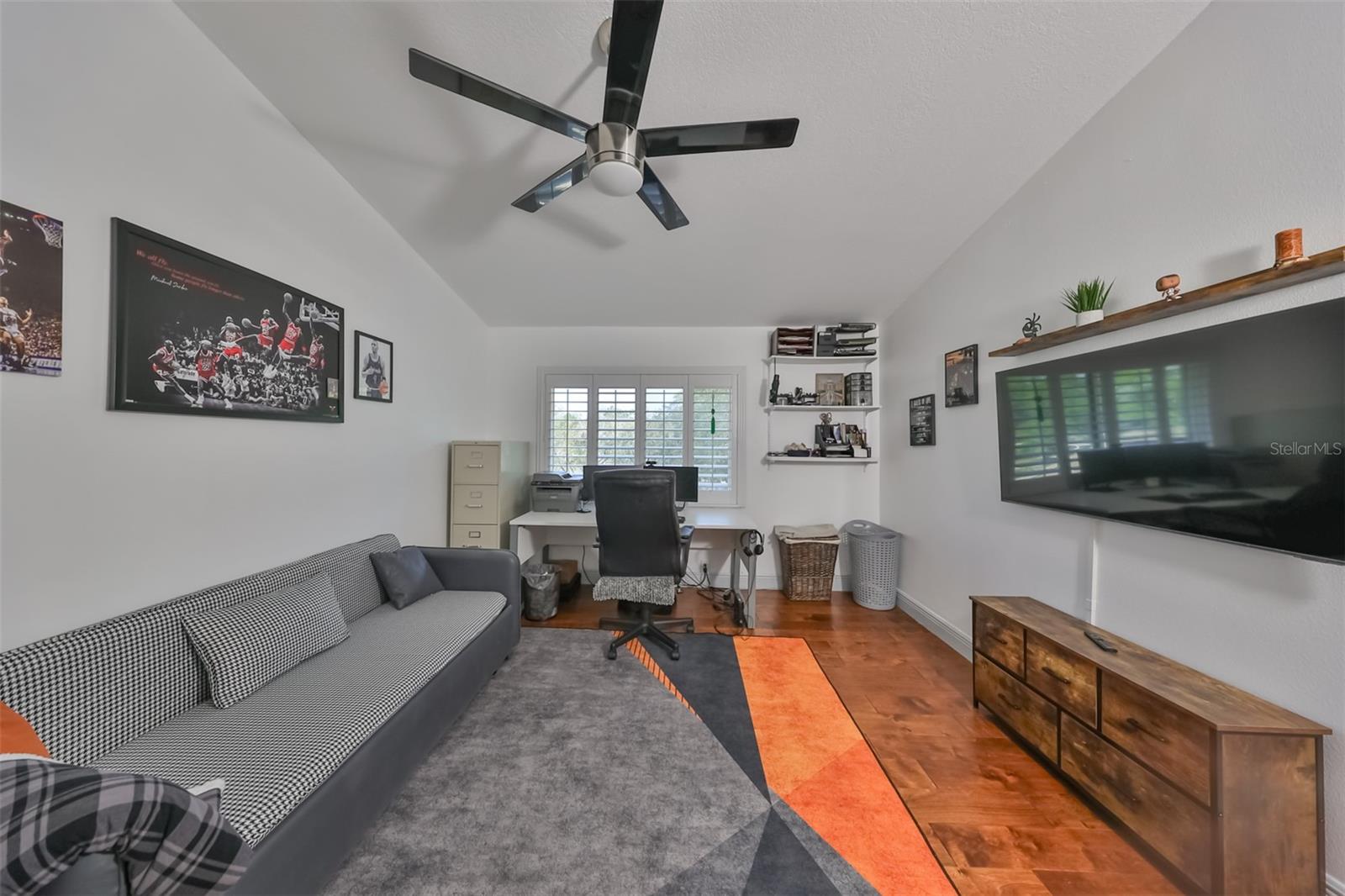 Image 21 of 28 For 3095 Landmark Boulevard 2005