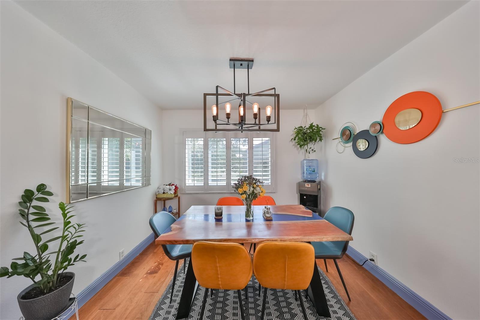 Image 7 of 28 For 3095 Landmark Boulevard 2005