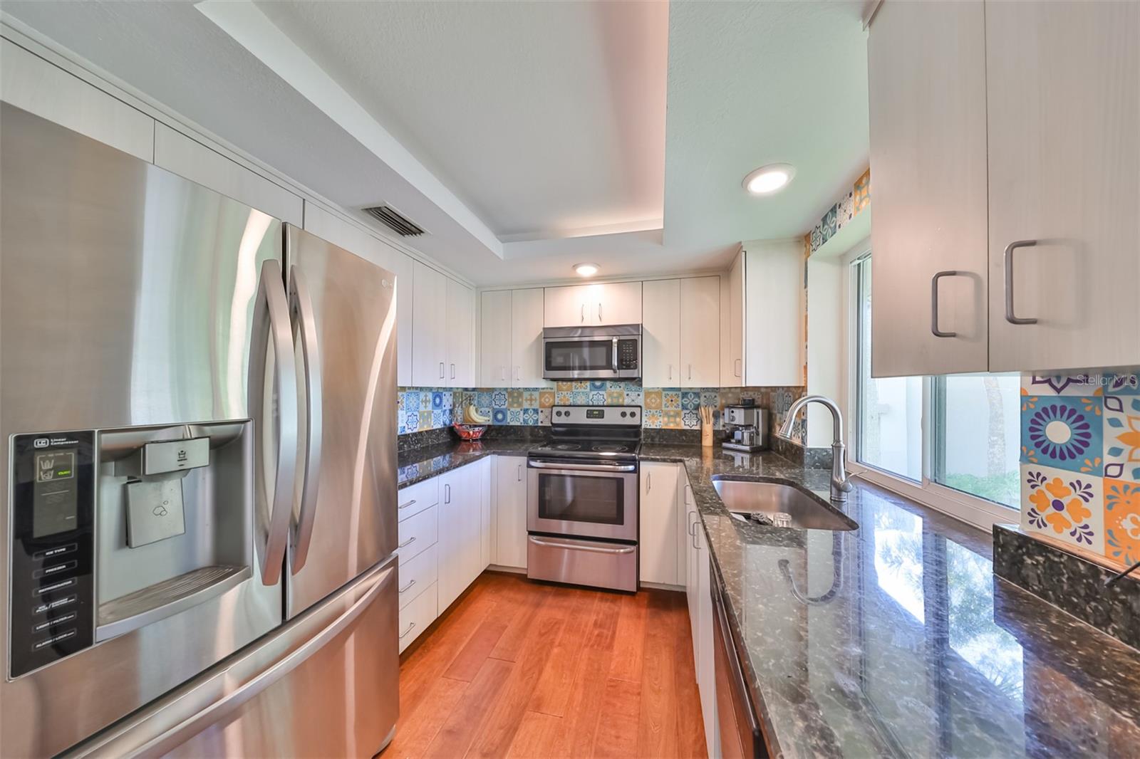 Image 8 of 28 For 3095 Landmark Boulevard 2005