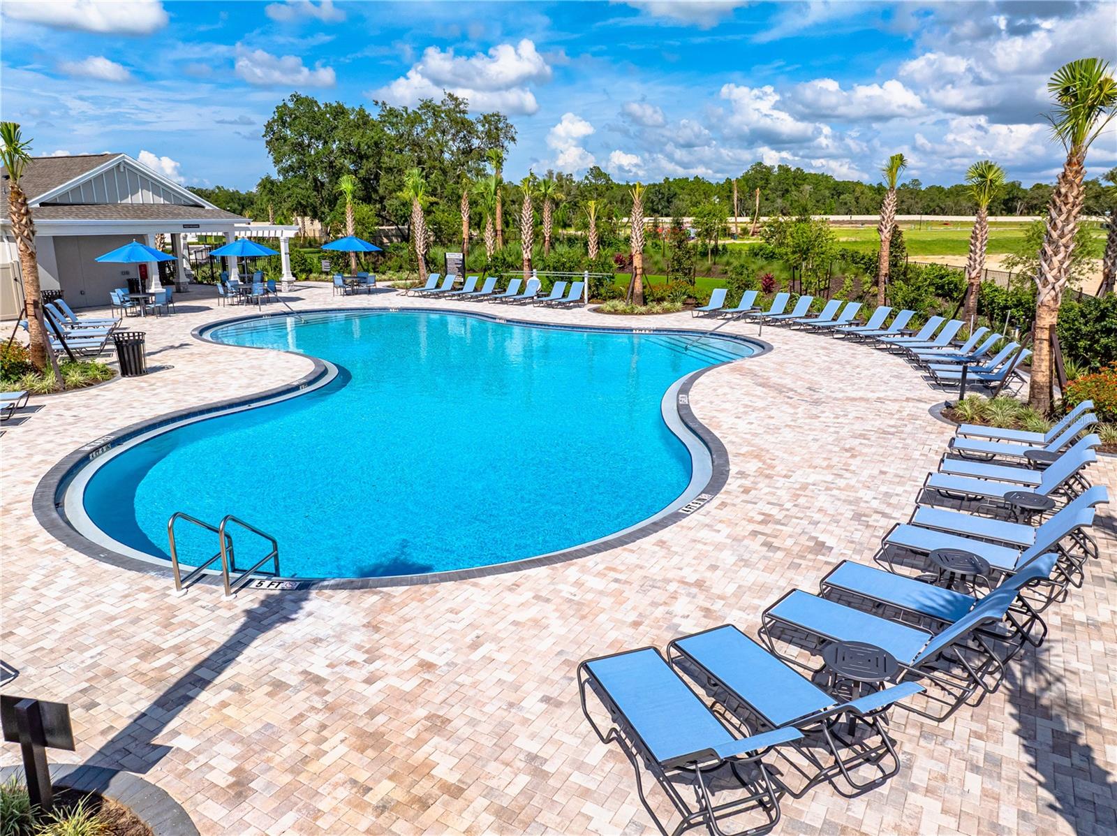 Listing photo id 18 for 13602 Tropical Breeze Way