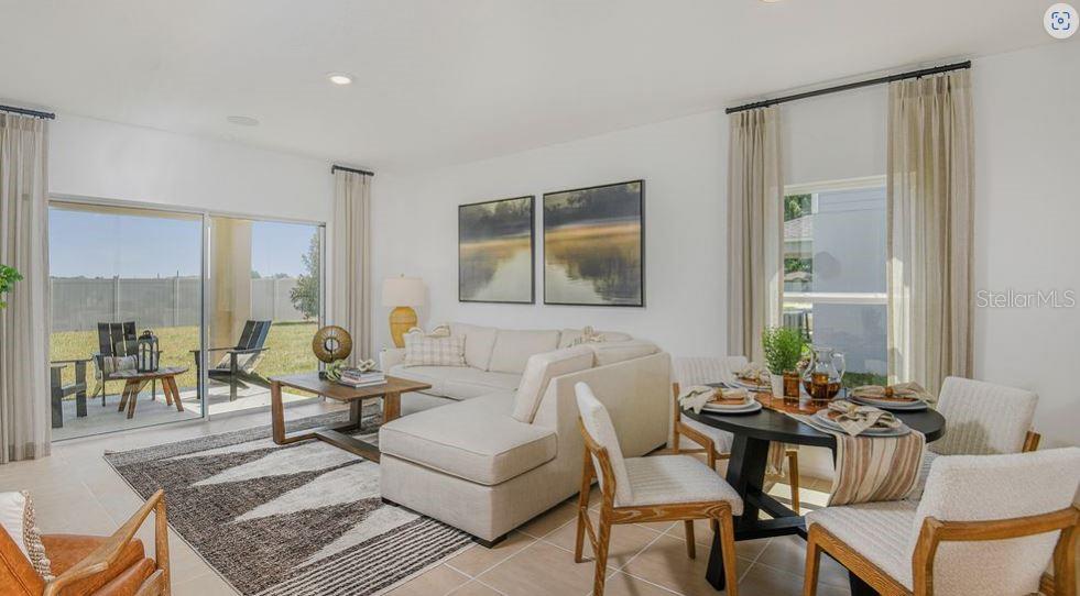 Listing photo id 3 for 13602 Tropical Breeze Way