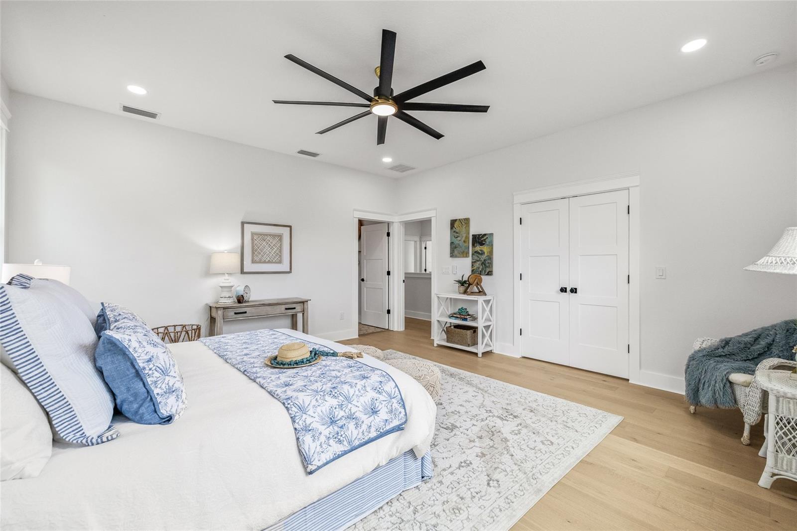 Image 22 of 38 For 745 31st Avenue N