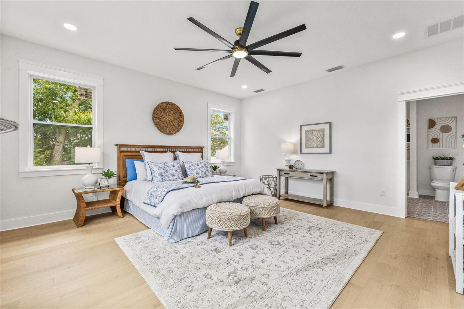 Image 3 of 38 For 745 31st Avenue N
