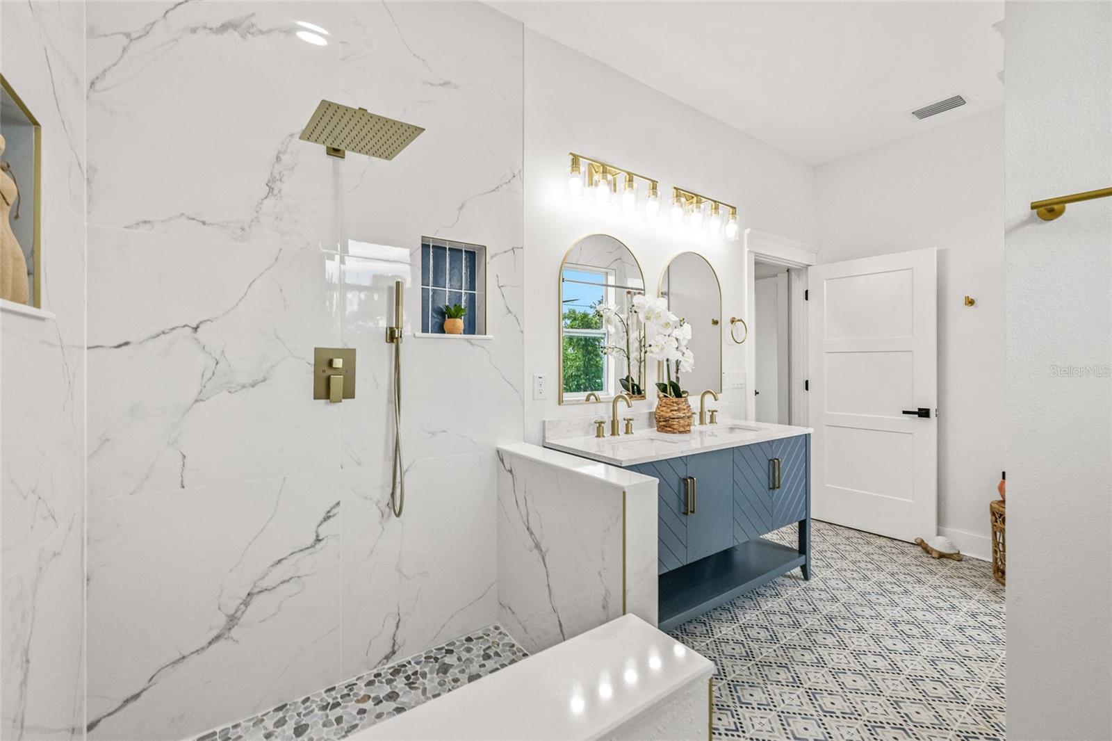 Image 32 of 38 For 745 31st Avenue N