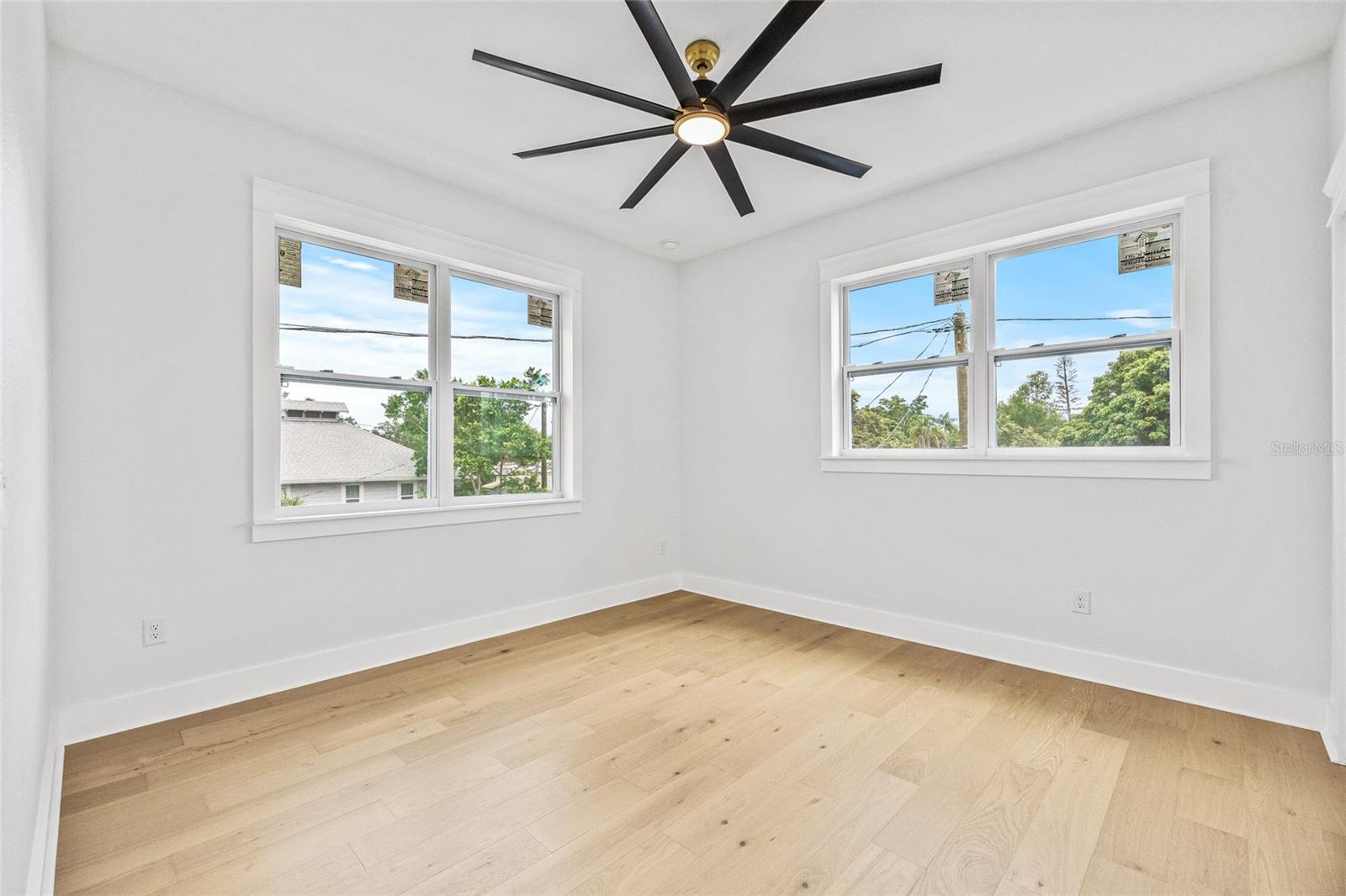 Image 33 of 38 For 745 31st Avenue N