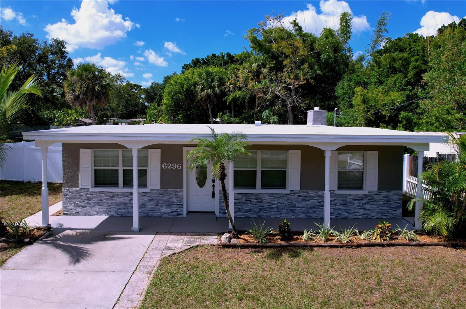 Image 4 of 90 For 6296 62nd Street N