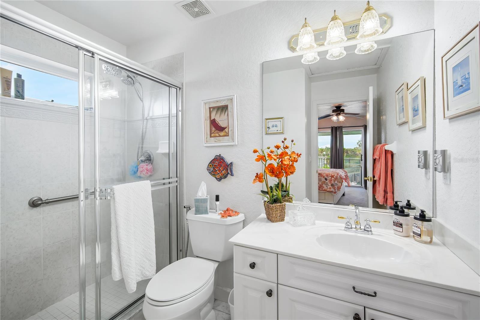 Image 21 of 44 For 5568 Frances Avenue