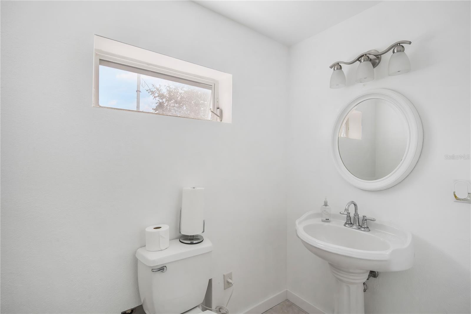 Image 33 of 44 For 5568 Frances Avenue