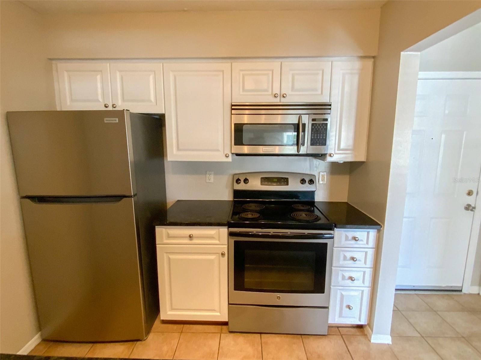 Image 3 of 27 For 1000 Horatio Street 311