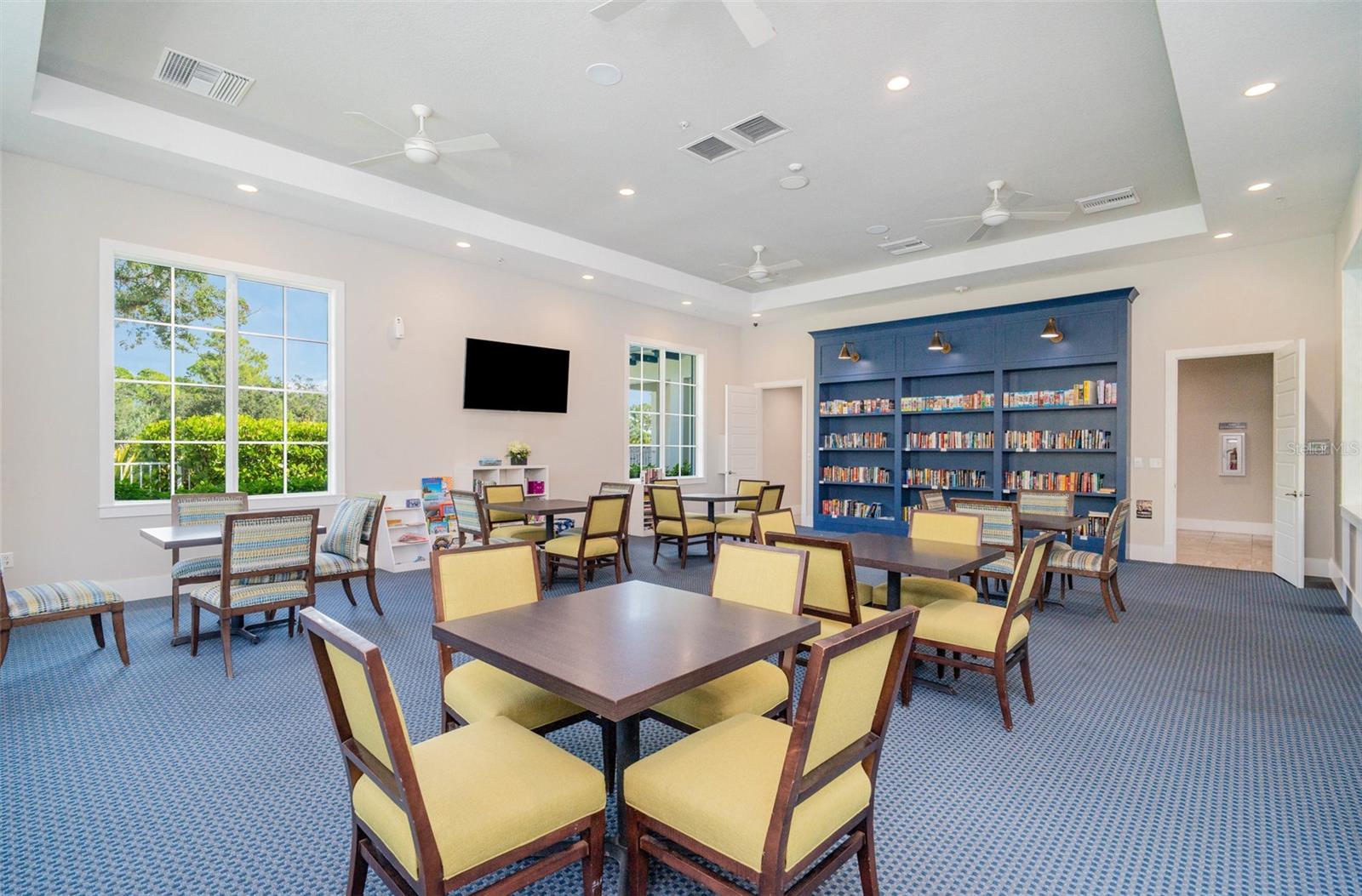 Image 31 of 43 For 12674 Shimmering Oak Circle