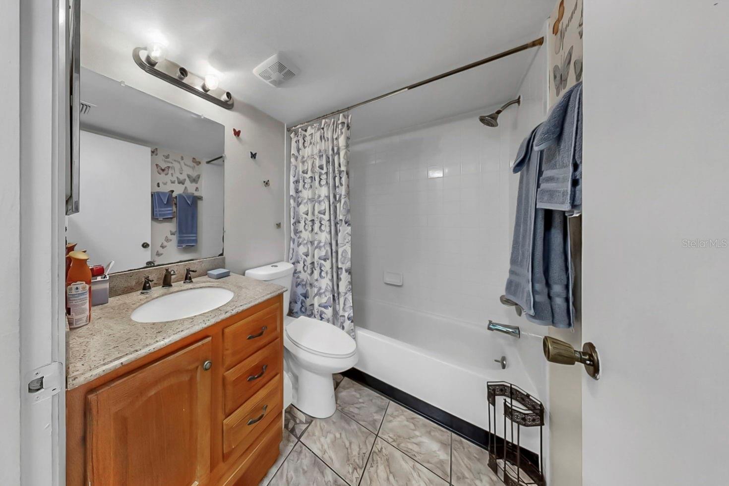 Image 15 of 18 For 4036 Angel Oak Court 104
