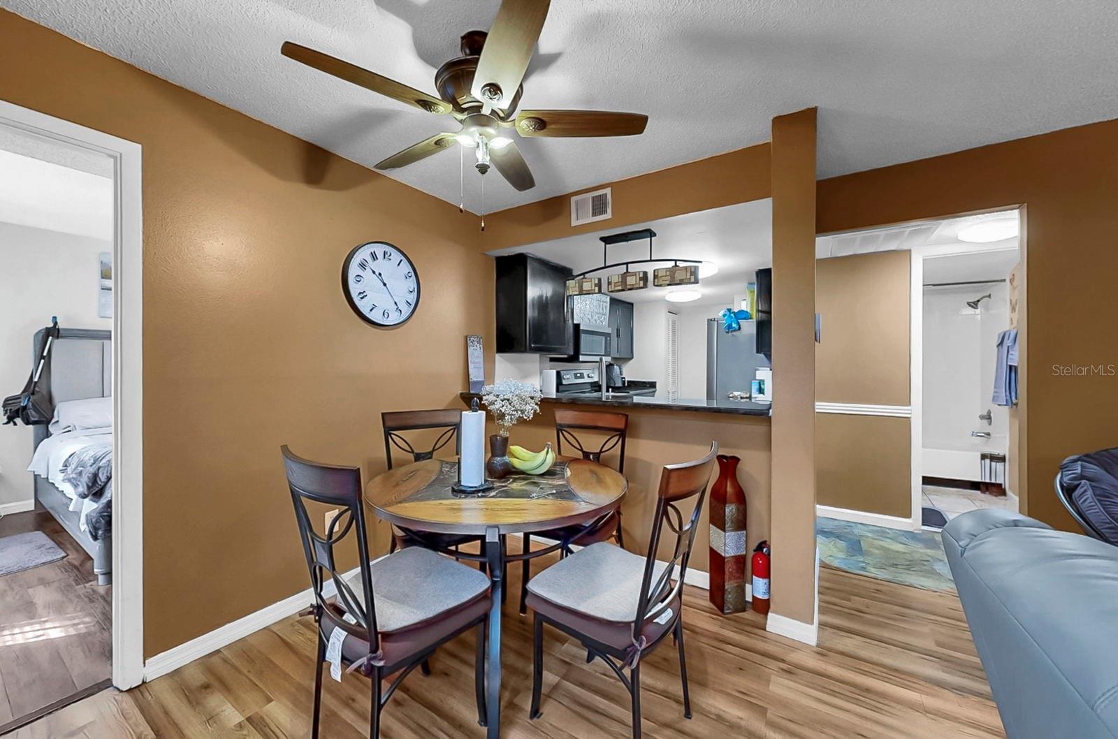 Image 6 of 18 For 4036 Angel Oak Court 104