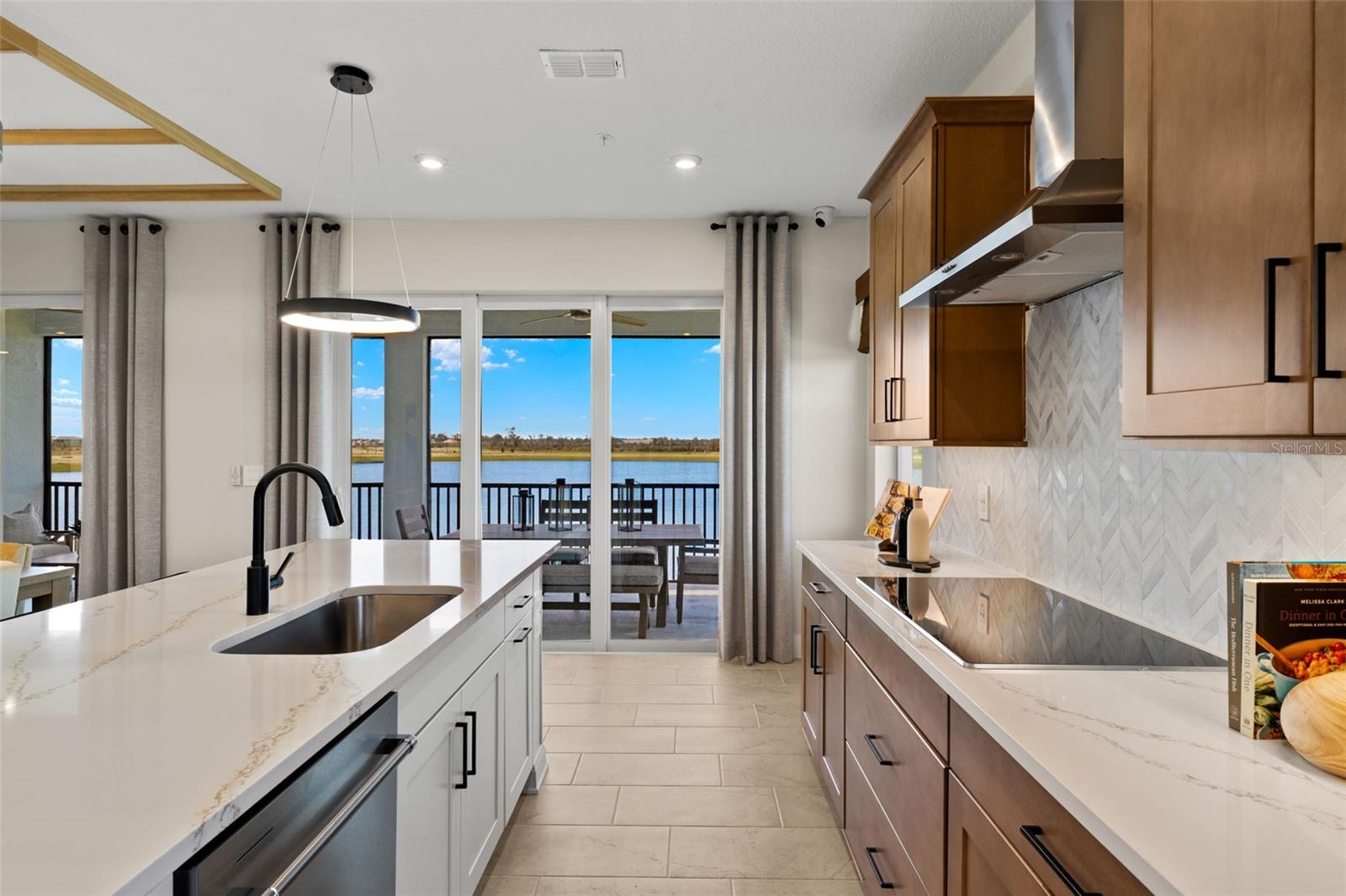 Image 18 of 43 For 12807 Jade Empress Loop 202