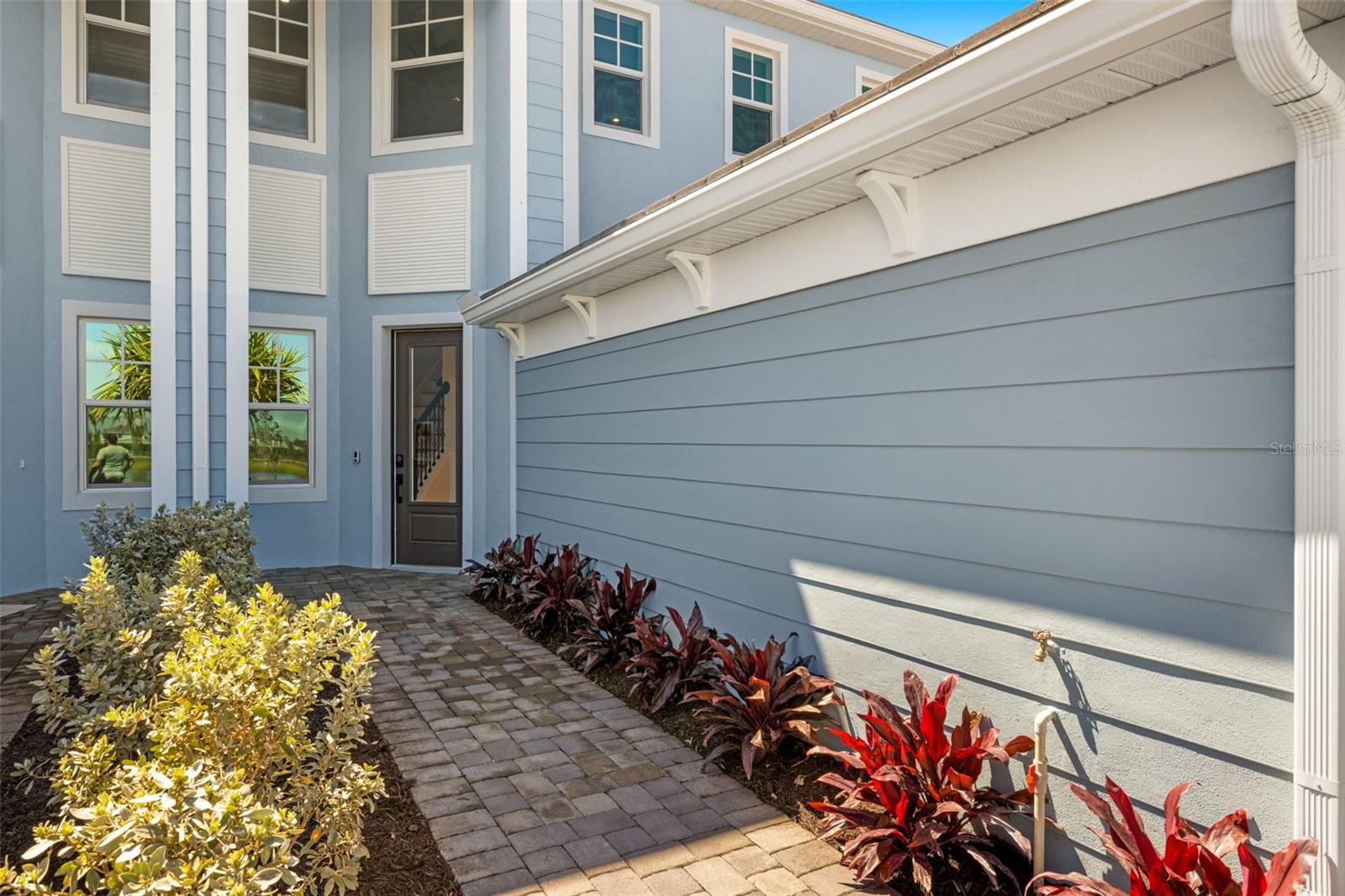 Image 4 of 43 For 12807 Jade Empress Loop 202
