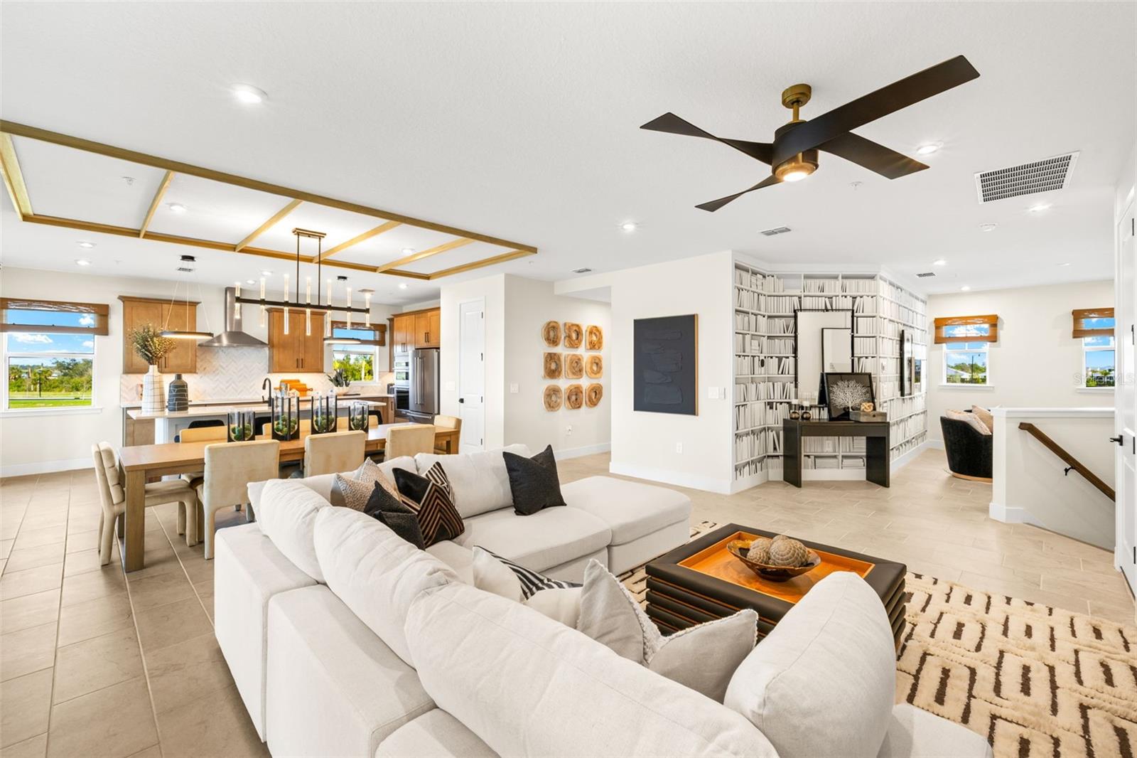 Image 9 of 43 For 12807 Jade Empress Loop 202