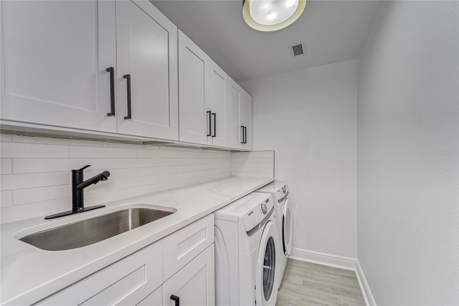 Image 38 of 81 For 5718 Sea Turtle Place