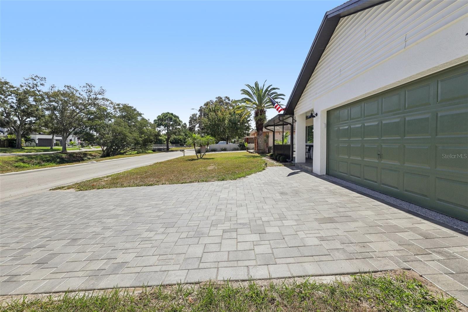 Image 4 of 61 For 1728 Lagoon Circle