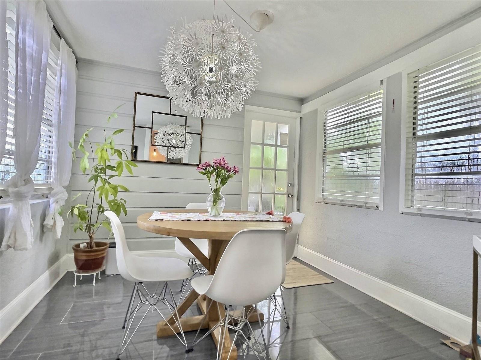 Image 15 of 28 For 1421 55th Avenue N