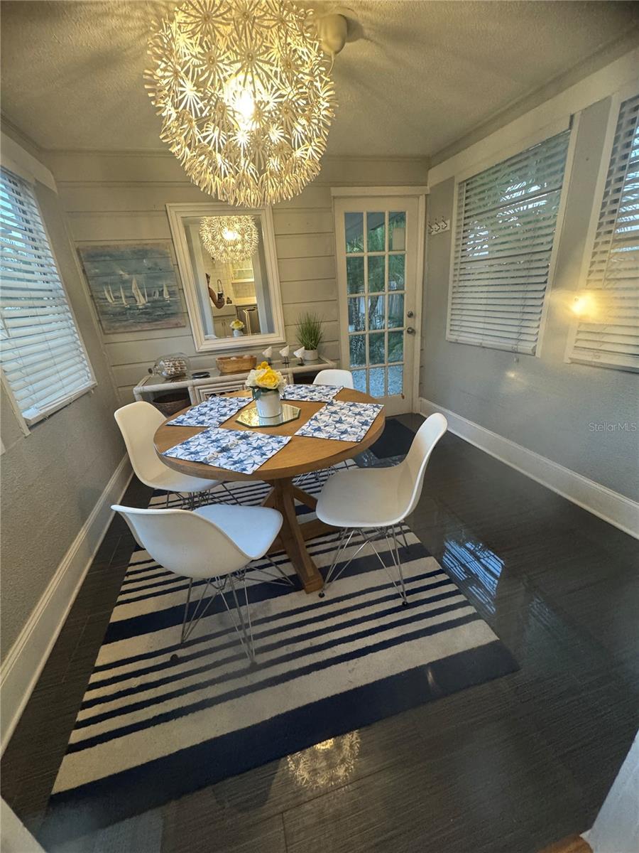 Image 4 of 28 For 1421 55th Avenue N