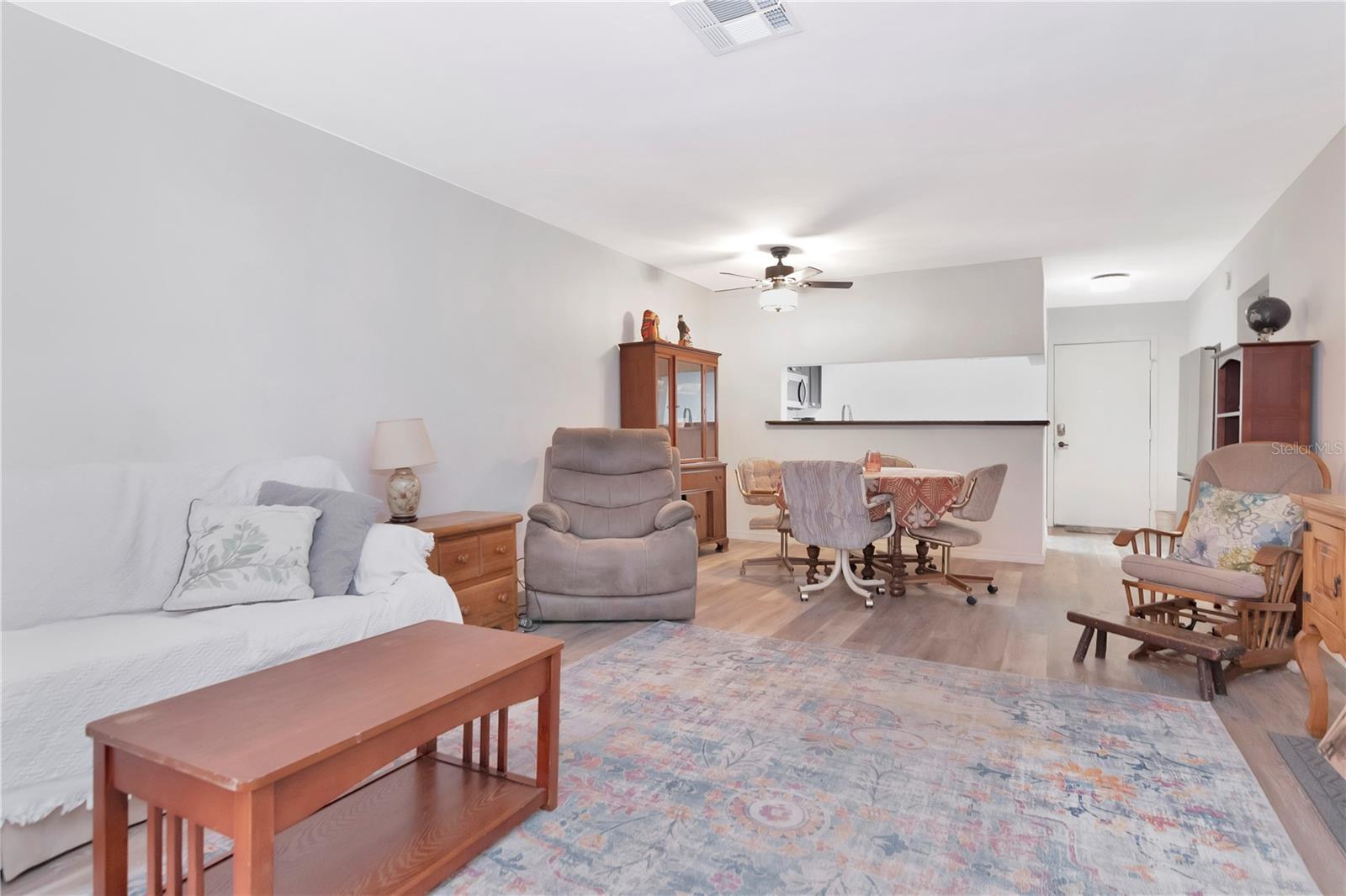 Image 8 of 25 For 601 Hercules Avenue 201