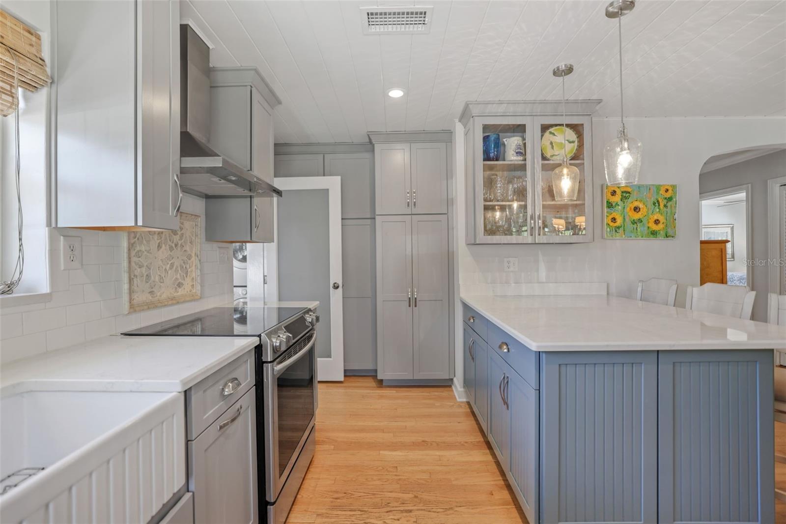 Image 12 of 49 For 1019 Marine Street